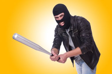 Sopası ile erkek holigan