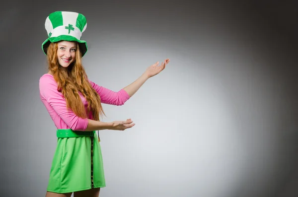 Woman wearing saint patrick hat — Stock Photo, Image