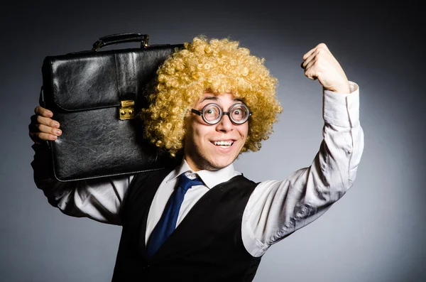 Empresário engraçado com cabelo encaracolado — Fotografia de Stock