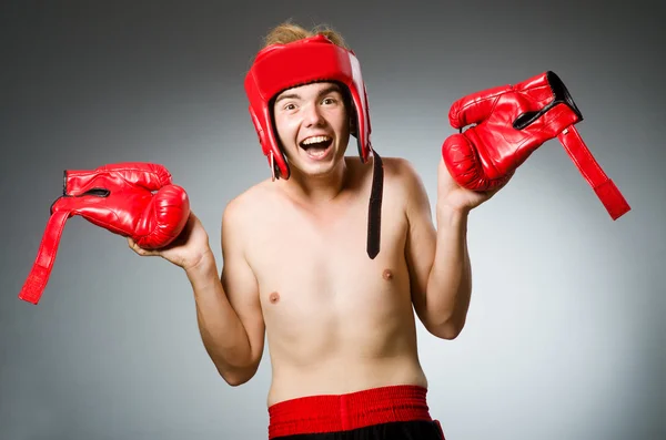 Divertido boxeador nerd en concepto de deporte — Foto de Stock