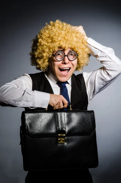 Hombre de negocios divertido con el pelo rizado — Foto de Stock