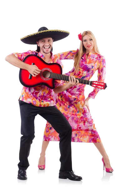 Paire espagnole jouant de la guitare et dansant — Photo