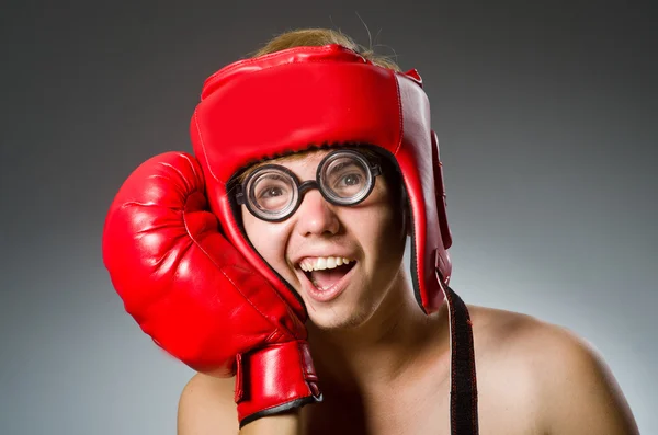 Divertido boxeador nerd en concepto de deporte —  Fotos de Stock