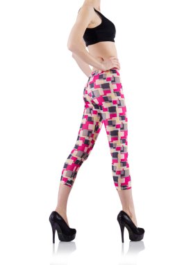 Beyaz arka planda izole kadın bacakları