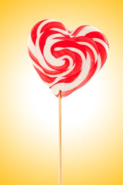 Renkli lolipop beyazda izole edilmiş.