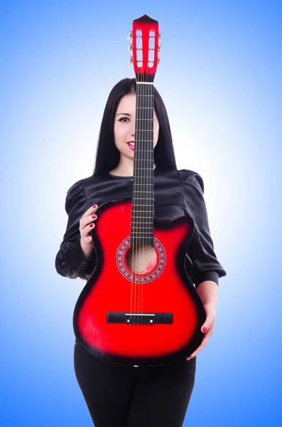 Kobieta gitara gracz — Zdjęcie stockowe