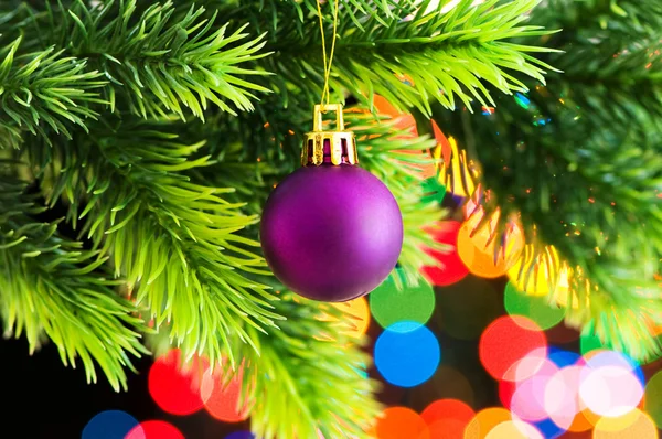 Рождественские украшения на елке Лицензионные Стоковые Фото