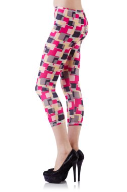 Beyaz arka planda izole kadın bacakları