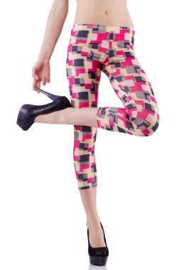 Beyaz arka planda izole kadın bacakları