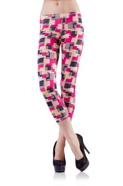 Beyaz arka planda izole kadın bacakları