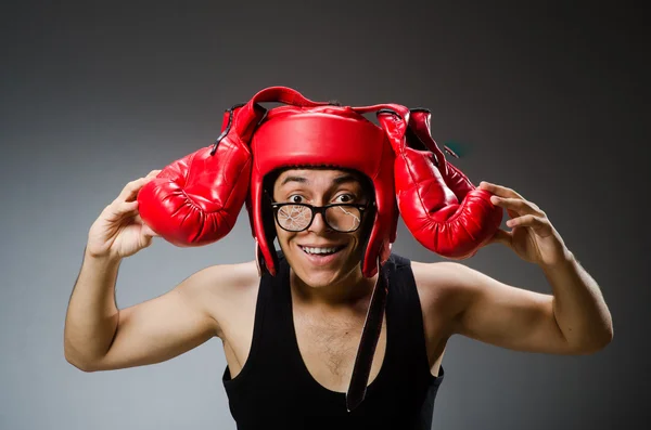 Boxer engraçado com luvas vermelhas — Fotografia de Stock