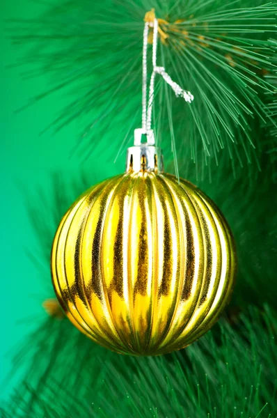 Decoración de Navidad en el abeto — Foto de Stock