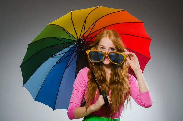 Žena s barevný deštník — Stock fotografie