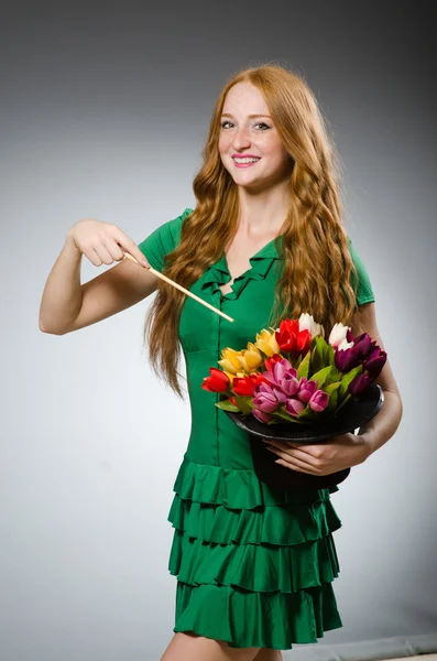 Mujer mago usando vestido verde —  Fotos de Stock