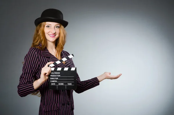 Junge Frau im Filmkonzept — Stockfoto