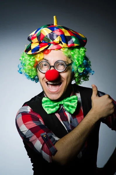 Grappige clown man — Stockfoto