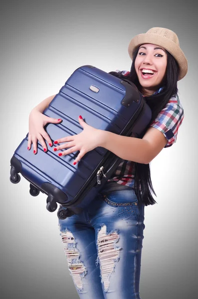 Frau bereitet sich auf Sommerferien vor — Stockfoto