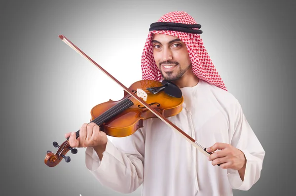 Uomo arabo che suona musica — Foto Stock