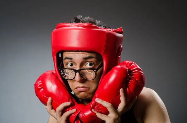 Lustiger Boxer mit roten Handschuhen — Stockfoto