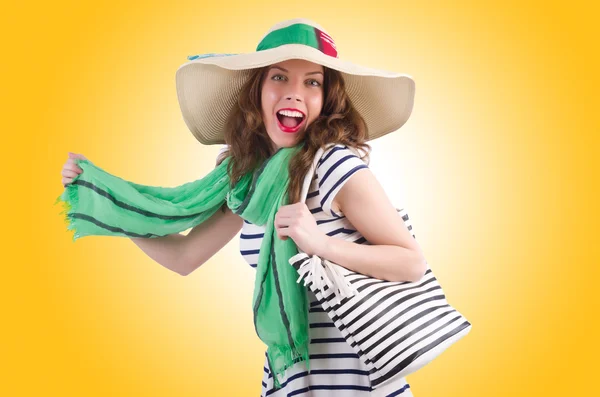 Mujer joven en concepto de verano —  Fotos de Stock