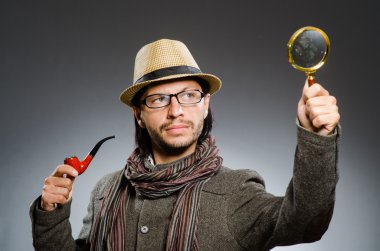 Dedektif yasaktır boru ve Büyüteç ile