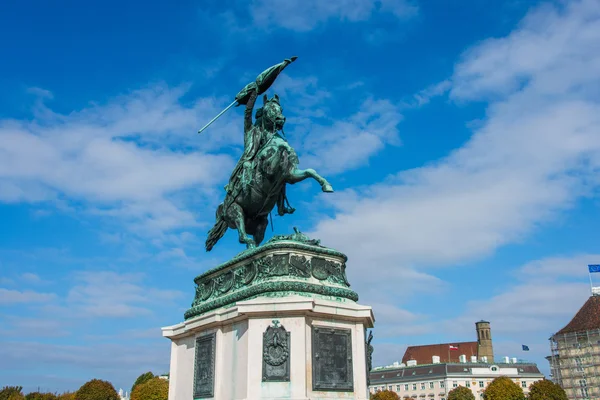 Staty av ärkehertig Karl — Stockfoto