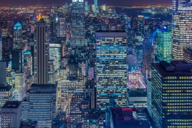 Geceleri New York 'un ünlü gökdelenleri