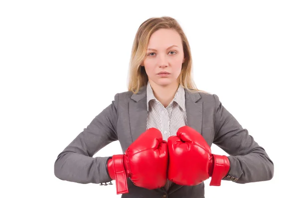 Vrouw zakenvrouw met bokshandschoenen op wit — Stockfoto