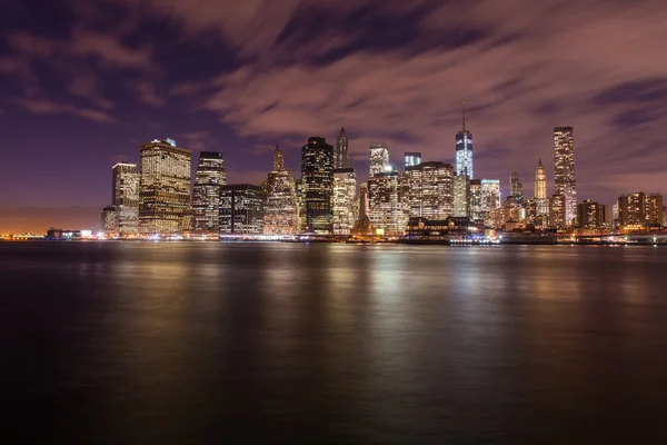 Natt panorama Manhattan — Stockfoto