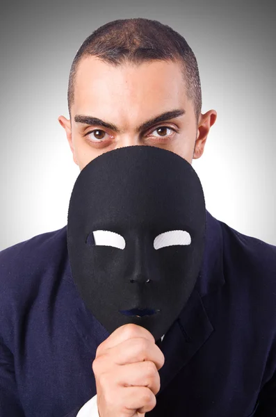 戴着黑色面具的男人άνθρωπος με μαύρη μάσκα — Φωτογραφία Αρχείου