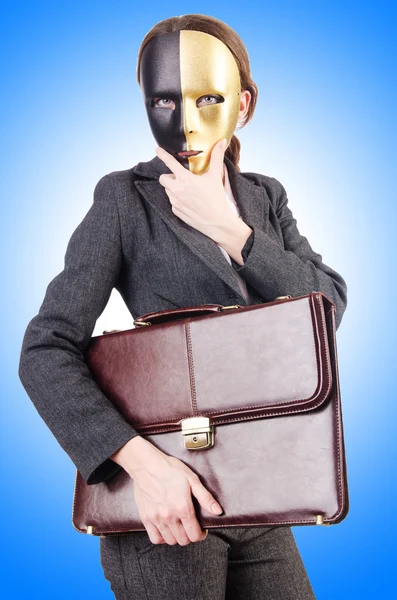Mujer con máscara en hipocresía — Foto de Stock