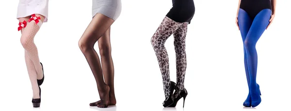 Жіночі ноги ізольовані на білому тлі — стокове фото