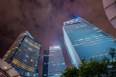 gece boyunca Singapur skysrapers