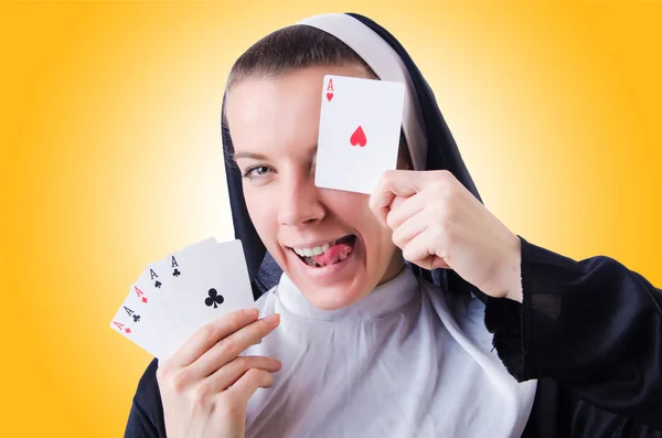 Nonne im Glücksspiel-Konzept — Stockfoto