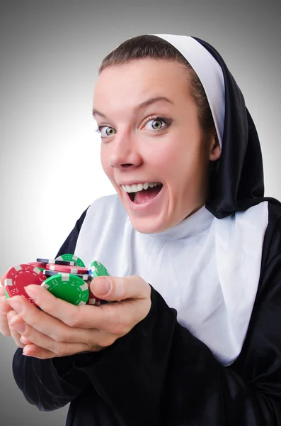 Nonne dans le concept de jeu — Photo