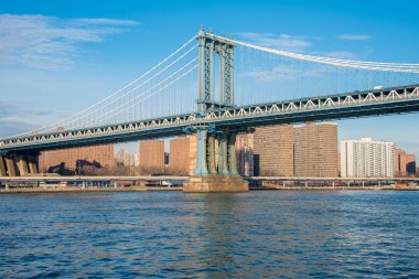 Manhattan Köprüsü üzerinde yaz