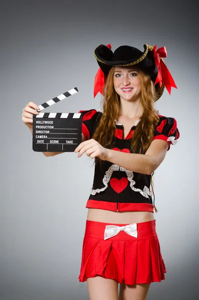 Kvinna i pirate kostym — Stockfoto