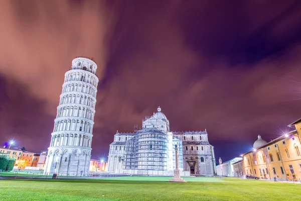 Famosa Torre Inclinada de Pisa — Fotografia de Stock