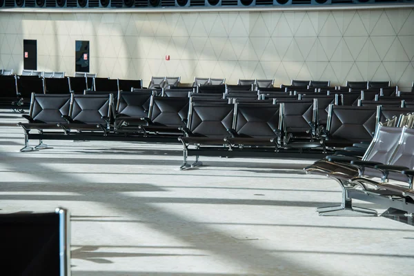 Black Chairs in the airport — Stock Photo, Image