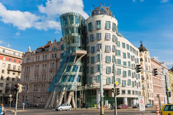 Tańczący Dom w Pradze, Czechy. — Zdjęcie stockowe