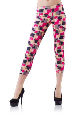 Beyaz arka planda izole kadın bacakları