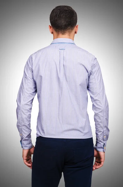 Mannelijk model met shirt — Stockfoto