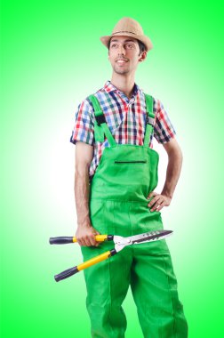 Adam bahçıvan makası ile