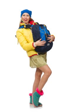 Parlak kışlık elbiseli bir kız beyazlar içinde soyutlanmış.