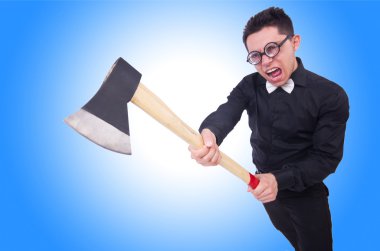 Degrade karşı balta ile komik adam