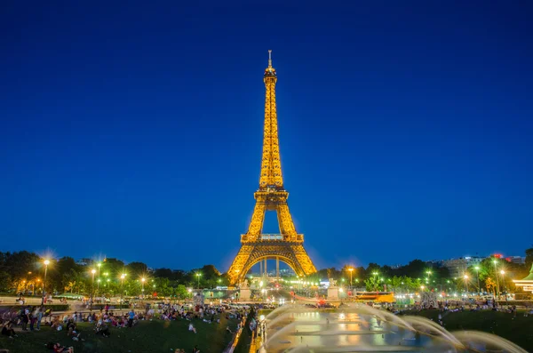 Eiffel Tower in Paris — Stock Photo, Image