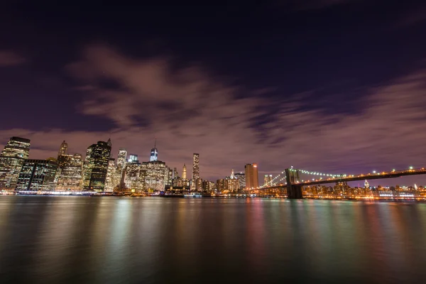 Panorama nocturno de Manhattan —  Fotos de Stock