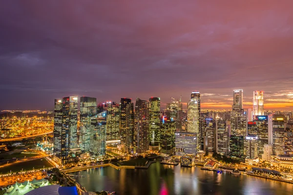 Skysrapers in Singapore at hight — Stock Photo, Image