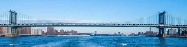 Manhattan brug op zomerdag — Stockfoto