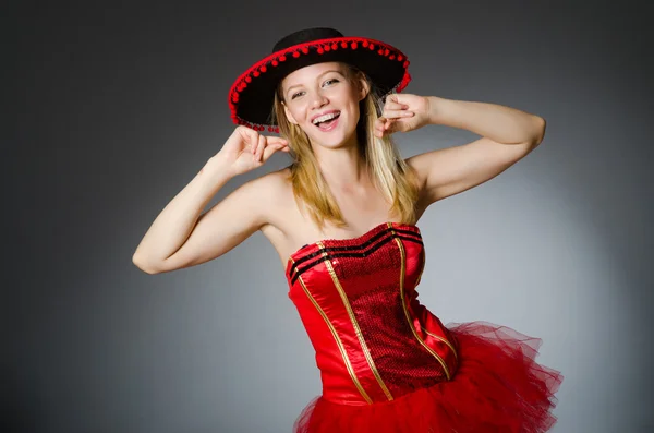 Donna con cappello sombrero — Foto Stock